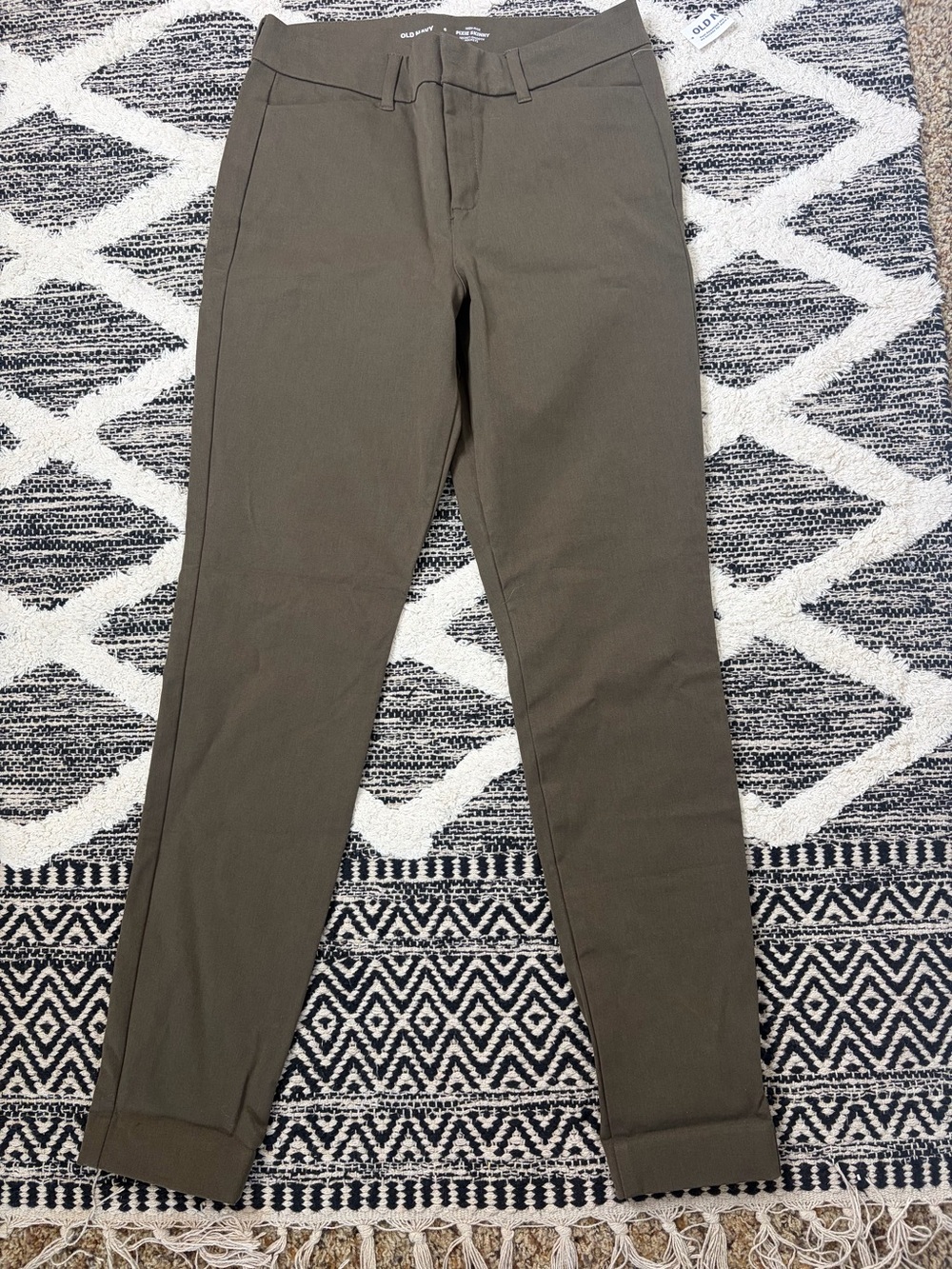 Nwt Old Navy Women's Skinny Pixie Pant in Olive Green size 6 regular